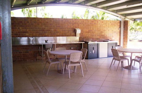 Rollingstone Beach Caravan Resort - Accommodation Directory 6