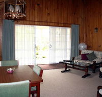 Shiralee Executive Cottages - Accommodation Directory