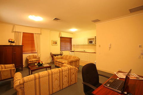 ULTIQA Rothbury Hotel - Accommodation Directory 2