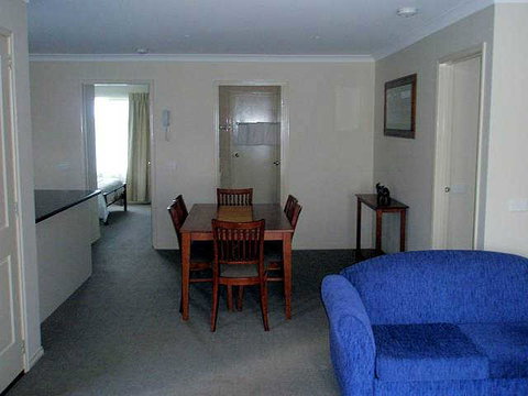Victoria Lodge Motor Inn & Serviced Apartments - Accommodation Directory 1