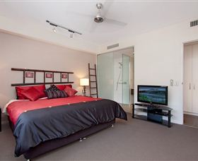Absolute Waterfront Rainforest Apartment - Accommodation Directory 5
