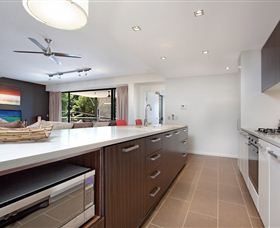 Absolute Waterfront Rainforest Apartment - Accommodation Directory 4