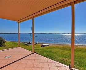 Luxury Waterfront House - Accommodation Directory 0