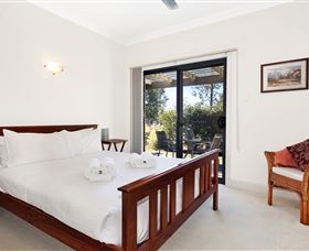 The 17th Tee - Accommodation Directory 5