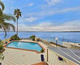 Waterfront Paradise - Accommodation Directory 3
