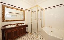 Cobb & Co Court Boutique Hotel - Accommodation Directory 5