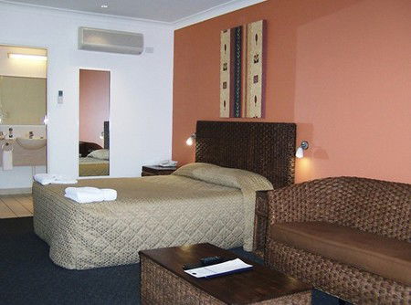 Coral Cay Resort Motor Inn - Accommodation Directory 2