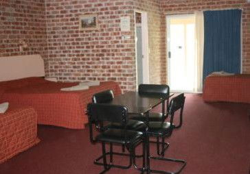 Gloucester Country Lodge - Accommodation Directory 1