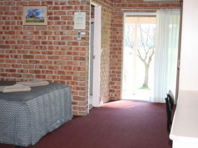 Gloucester Country Lodge - Accommodation Directory 2