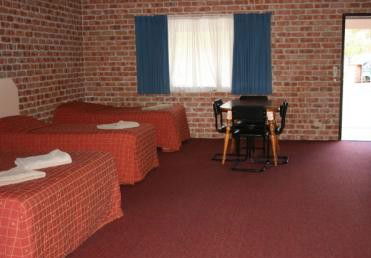 Gloucester Country Lodge - Accommodation Directory 3