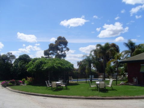 Federation Motor Inn - Accommodation Directory 2