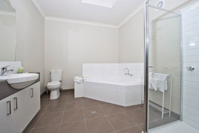 Moonlight Bay Resort - Accommodation Directory 4