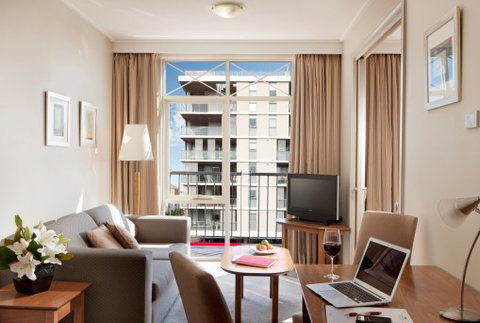 Crowne Plaza Newcastle - Accommodation Directory 2