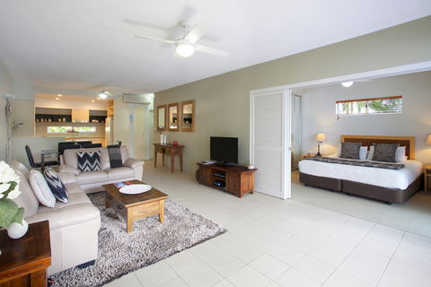 Verano Resort - Accommodation Directory 10