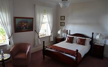 Leconfield House - Accommodation Directory 1