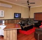 Top of the Range Retreat - Accommodation Directory