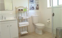 Elm Tree Cottage - Accommodation Directory 3