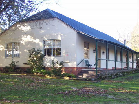 Colonial Inn Guest Rooms - Accommodation Directory 1