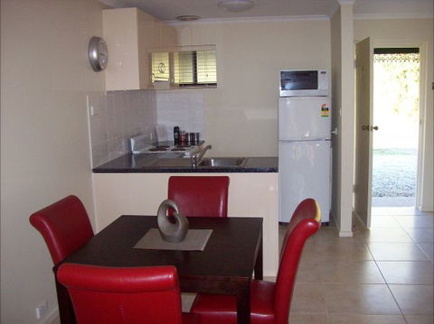 Colonial Inn Guest Rooms - Accommodation Directory 7