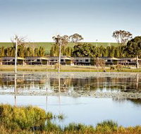 Lake Redbrook Holiday Retreat - Accommodation Directory