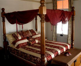 Royal Private Hotel - Accommodation Directory 2
