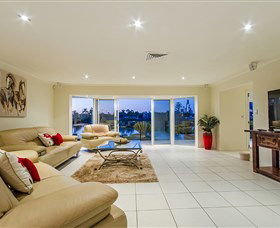 The RiverView At Vogue Holiday Homes - Accommodation Directory 2