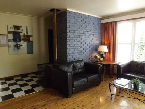 Apartments On-The-Park: The Studio - Accommodation Directory 4