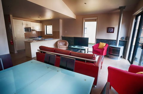 Oberdere Three - Accommodation Directory 40