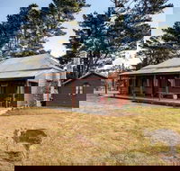The Pines Cottage - Accommodation Directory