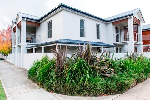 Stay Bathurst - Accommodation Directory 5