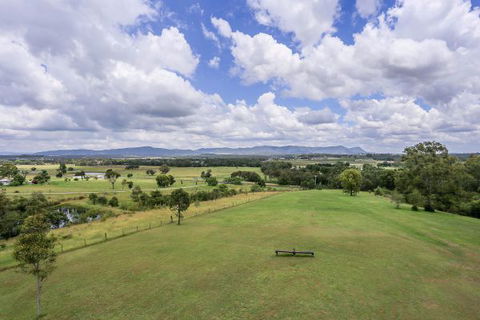 Vineyard Hill Resort - Accommodation Directory 2