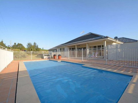 Villa Siena - Accommodation Directory 9