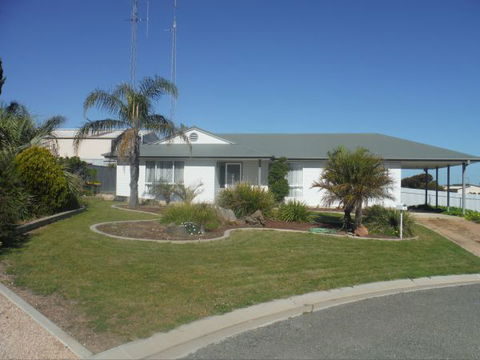 Alilly - Accommodation Directory 0