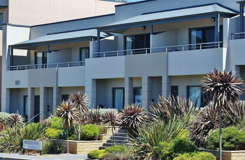 Pier Number 10 - Accommodation Directory 0