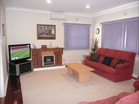 Jetty Views - Accommodation Directory 2