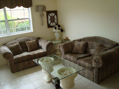 The White House - Shellharbour Village - Accommodation Directory 2