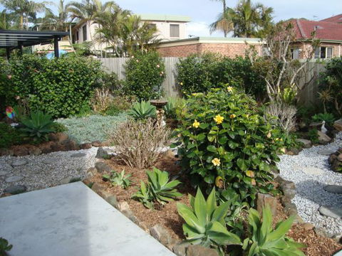 The White House - Shellharbour Village - Accommodation Directory 4