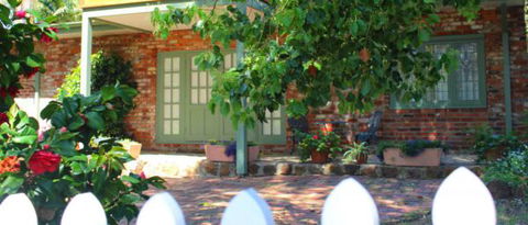 Kalamunda Carriages And Three Gums Cottage - Accommodation Directory 0