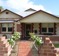 Two Cow Cottage Bed and Breakfast - Accommodation Directory