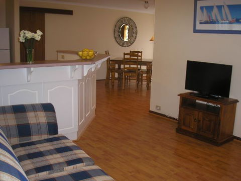 Moonta Bay Accommodation - Accommodation Directory 0