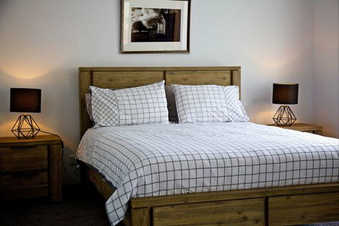 Penguin Beachfront Apartments - Accommodation Directory 8