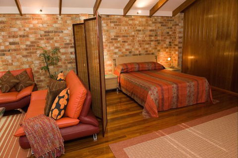 Bet's Bed And Breakfast Studio - Accommodation Directory 2