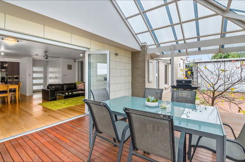 Mount Gambier Accommodation - Accommodation Directory 7