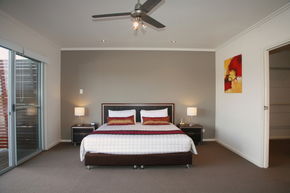 Quarterdecks Harbour Retreat - Accommodation Directory 2