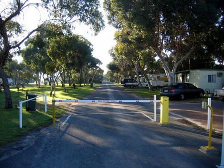 Lake Albert Caravan Park - Accommodation Directory 2