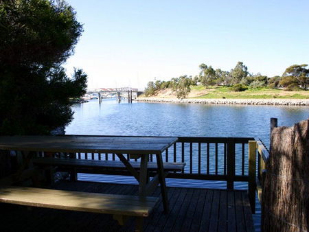 Lincoln Cove Villas - Accommodation Directory 2