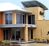 Strath Motel - Accommodation Directory