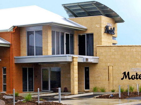 Strath Motel - Accommodation Directory 0
