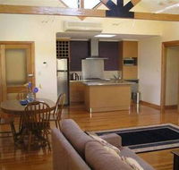 Bella Villa - Accommodation Directory