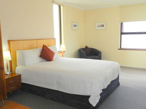 Ocean Beach Hotel - Accommodation Directory 1